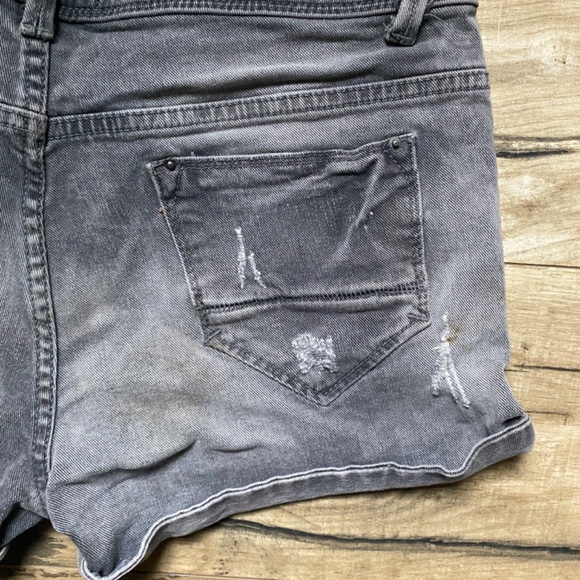 ZARA Denin Rules by TRF Sz 6/8 Distressed Gray Denim Shorts - Picture 7 of 11
